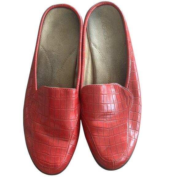 AEROSOLES Red Crocodile Pattern Flats - Picture 1 of 5